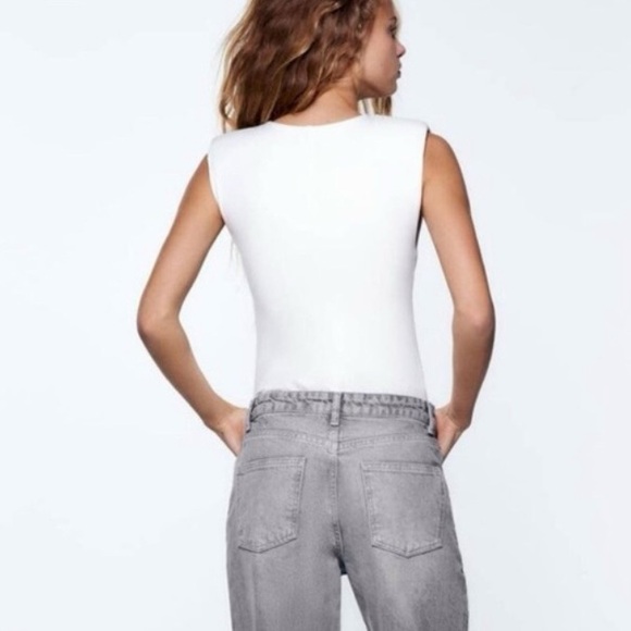 ZARA BodySuit White Sleeveless Shoulder Pads Round Neck Snap Button Small NWT - Picture 3 of 9